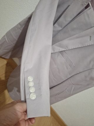 Traje de hombre rosa nuevo