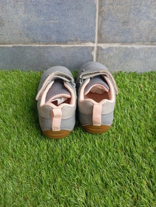 Zapatillas grises T. 20