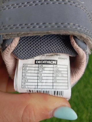 Zapatillas grises T. 20