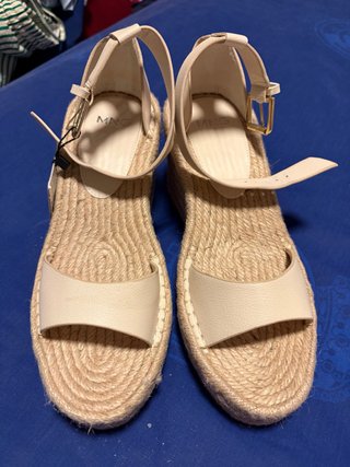 Sandalias cuña Mango Beige