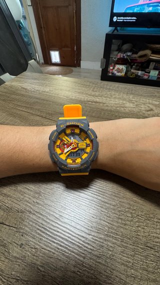 Reloj G-Shock Casio GA-110 Amarillo-Gris