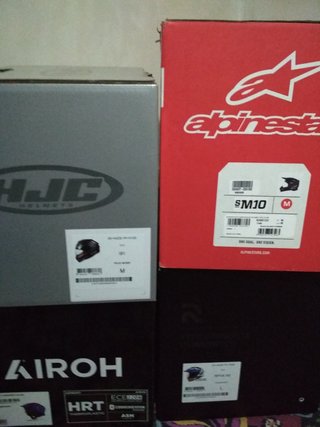 Cajas de Casco Moto HJC, Alpinestars, Airoh