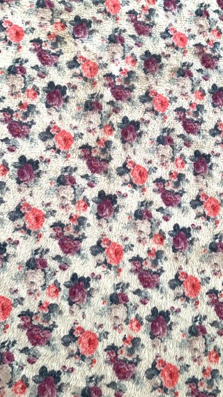 Tela de pelo y ante con estampado floral
