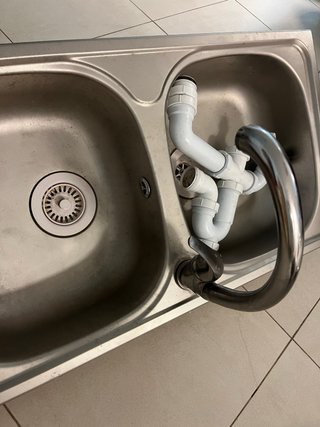 Fregadero doble y fregadero con escurreplatos