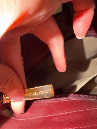 Bolso Michael Kors Púrpura y Dorado