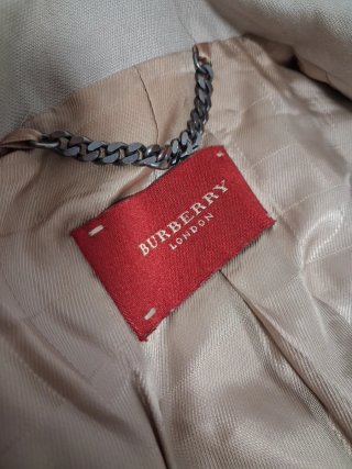 Gabardina Burberry Beige Talla 40