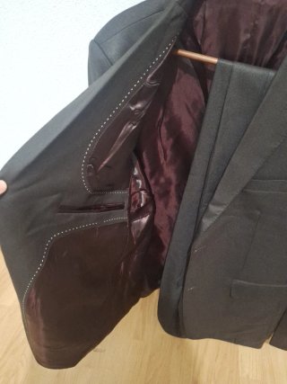 Traje marrón hombre nuevo de fábrica