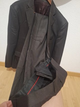 Traje marrón hombre nuevo de fábrica