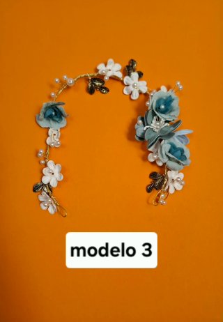 Diadema y corona de fiesta dorada y blanca