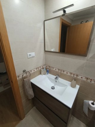 Mueble de baño con espejo
