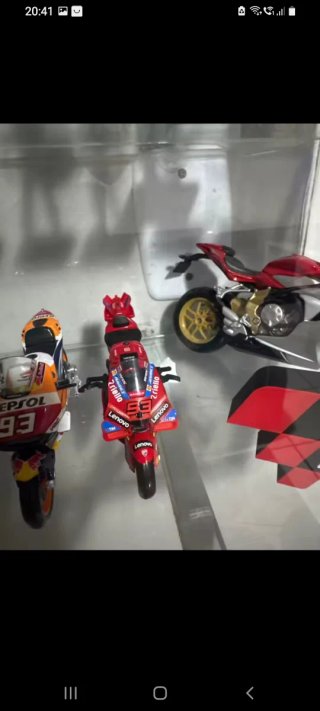 Maisto Ducati Lenovo Team 2025 Marc Márquez 93