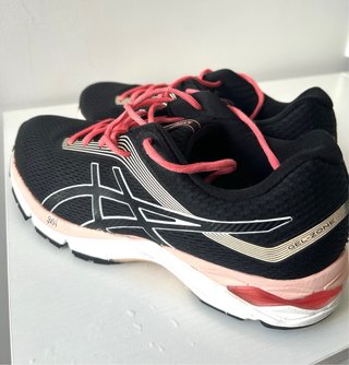 Zapatillas Asics Gel Zone Mujer Talla 42 (26’5 cm)