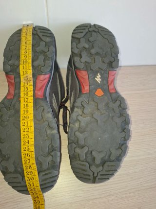 Botas de montaña Quechua impermeables T43