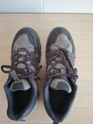 Botas de montaña Quechua impermeables T43