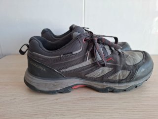 Botas de montaña Quechua impermeables T43