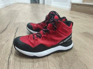 Botas The North Face Rojas y Negras