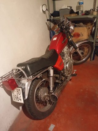 Suzuki GN Roja