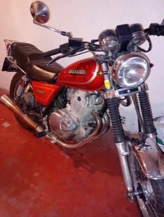Suzuki GN Roja