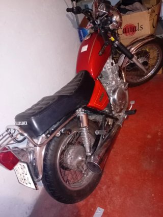 Suzuki GN Roja