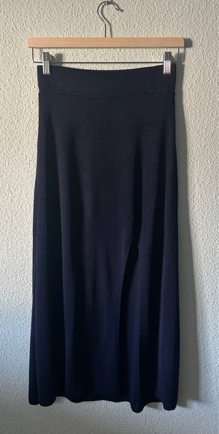 Falda larga de punto azul marino