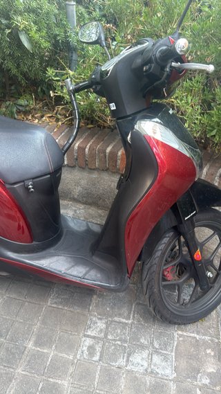 Honda SH Mode 125cc Scooter Roja