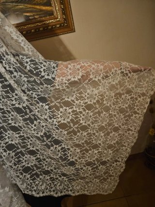 Mantilla Madrina/Manola Beige 240x120cm con Broche