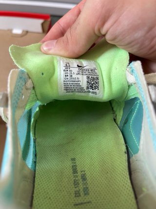 Zapatillas Nike Verdes y Blancas