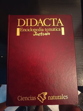 Colección enciclopédica completa con mueble