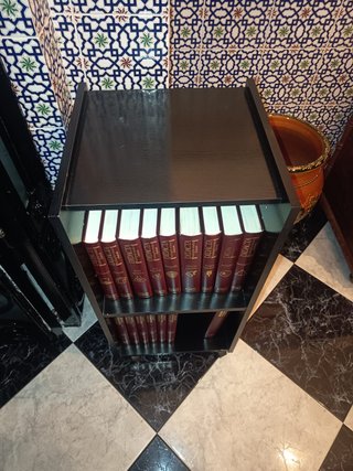 Colección enciclopédica completa con mueble
