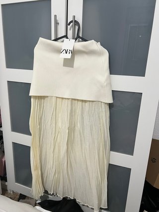Conjunto Chaleco y Falda Zara Beige Nuevo
