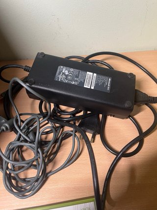 Xbox 360 Slim Negra + Juegos y Mando