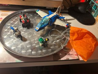 LEGO 60208 Parada con Paracaídas