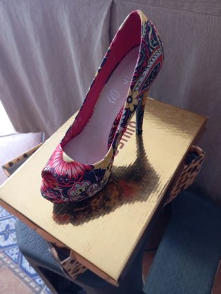 Zapatos de tacón multicolor