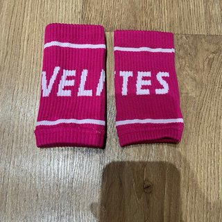 Calleras y muñequeras Velites rosas talla L