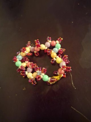 Pulseras de cuentas multicolores