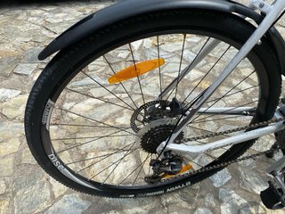 Bicicleta Scott Sportster 30 XL Blanca rueda 700.