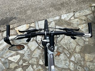 Bicicleta Scott Sportster 30 XL Blanca rueda 700.