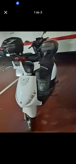 Piaggio Zip 2t Scooter Negra y Blanca