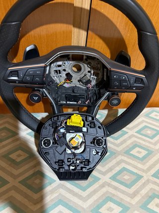 Volante Cuero Cupra con levas + Airbag Seat