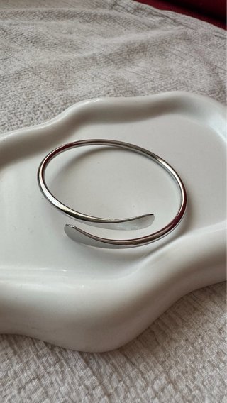 Bracciale rigido aperto minimal argento