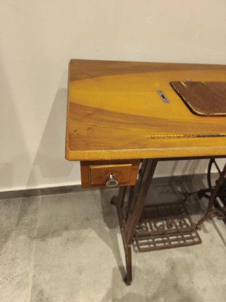 Mesa Máquina Coser Antigua SIGMA