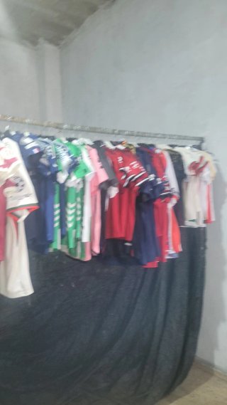 Lote camisetas fútbol equipaciones unas 100 prenda