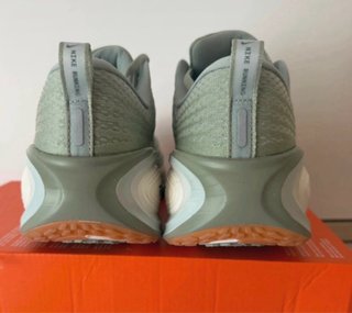 Nike Vomero Plus Verde Talla 41