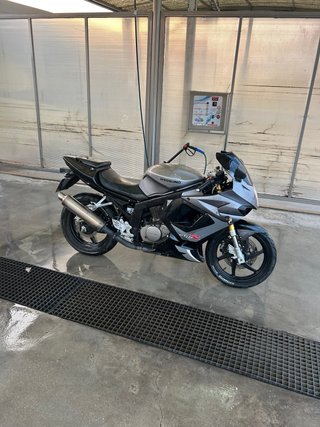 Hyosung GT125R