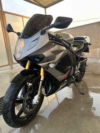 Hyosung GT125R