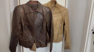 Chaquetas de cuero marrón y beige