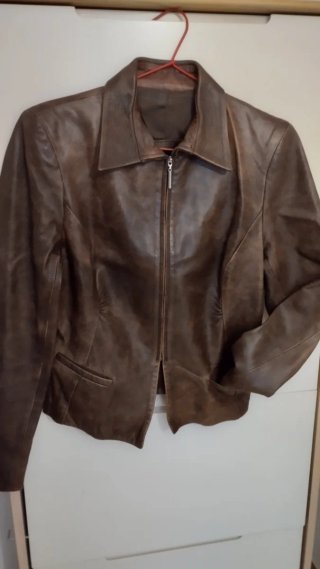 Chaquetas de cuero marrón y beige