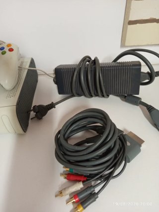 Xbox 360 con Kinect y mandos