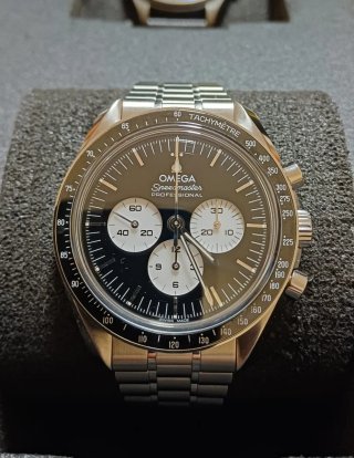 Omega Speedmaster Panda Invertido