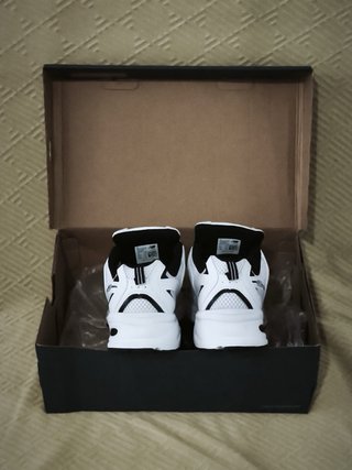 New Balance 530 Blancas/Negras Talla 40